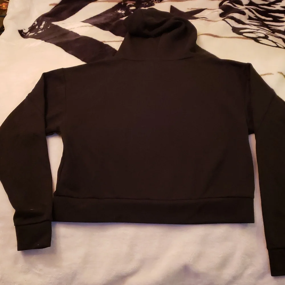 Nwt Puma sweater - Picture 3 of 4